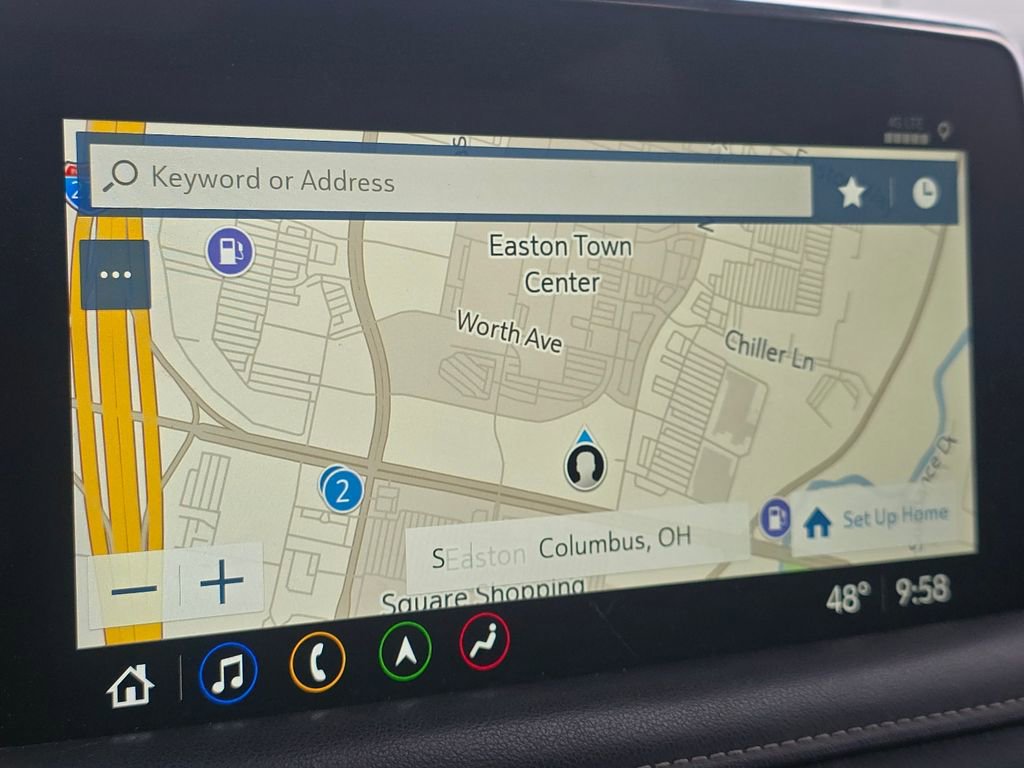 Used 2021 GMC Yukon XL SLT w/ Rear Media and Nav Package image 4