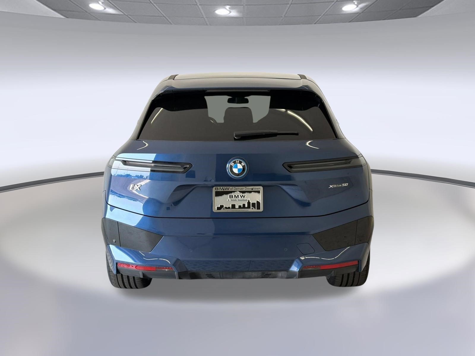 Used 2024 BMW iX xDrive50 w/ Premium Package AWD/4WD image 10