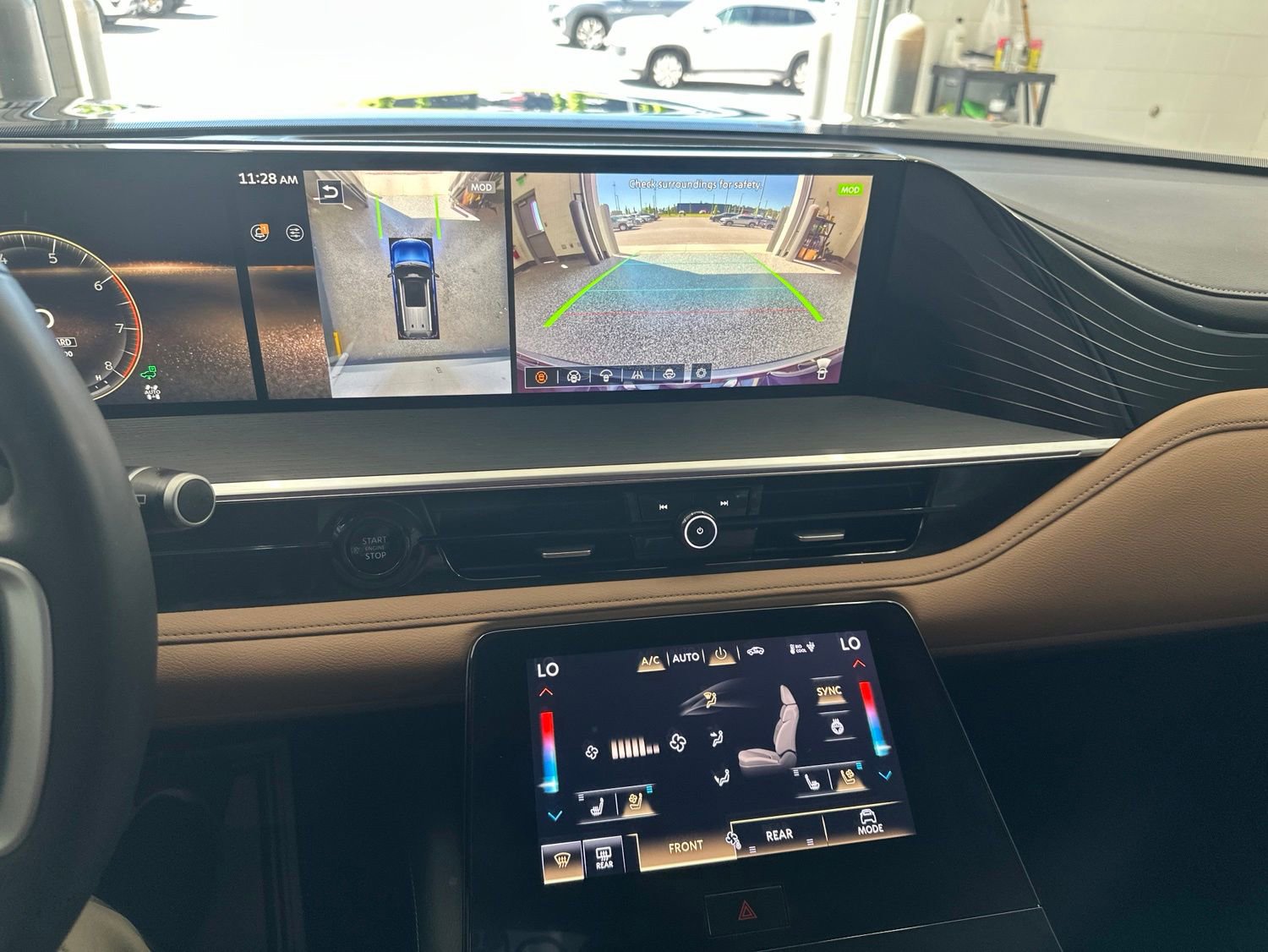 Used 2025 INFINITI QX80 Sensory AWD/4WD image 25