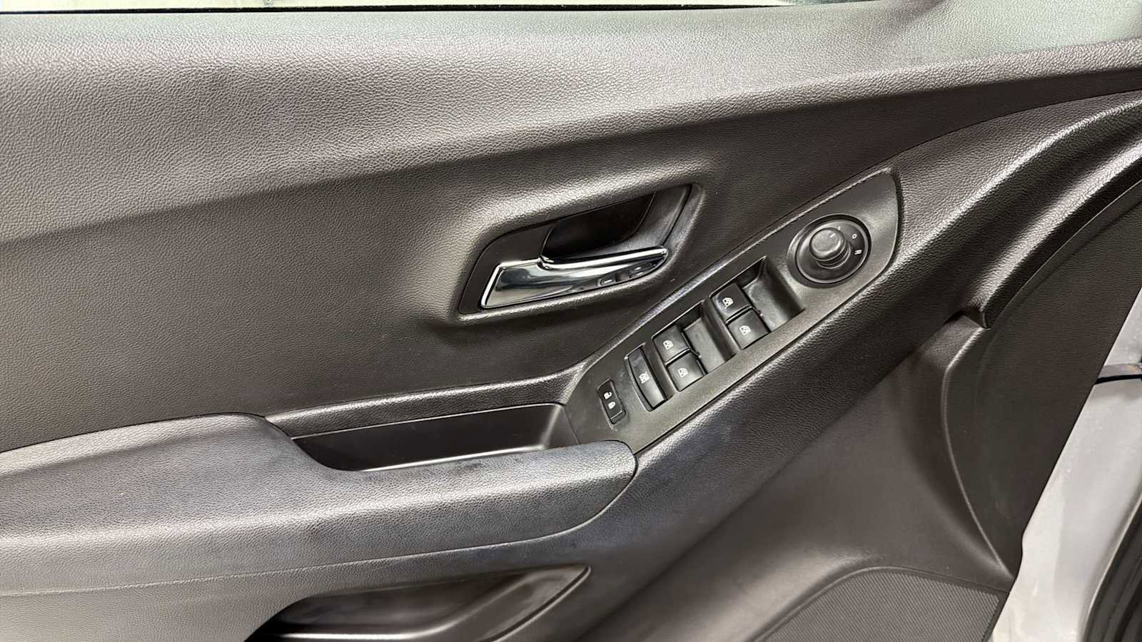 Used 2016 Chevrolet Trax LS w/ LPO, Protection Package image 15