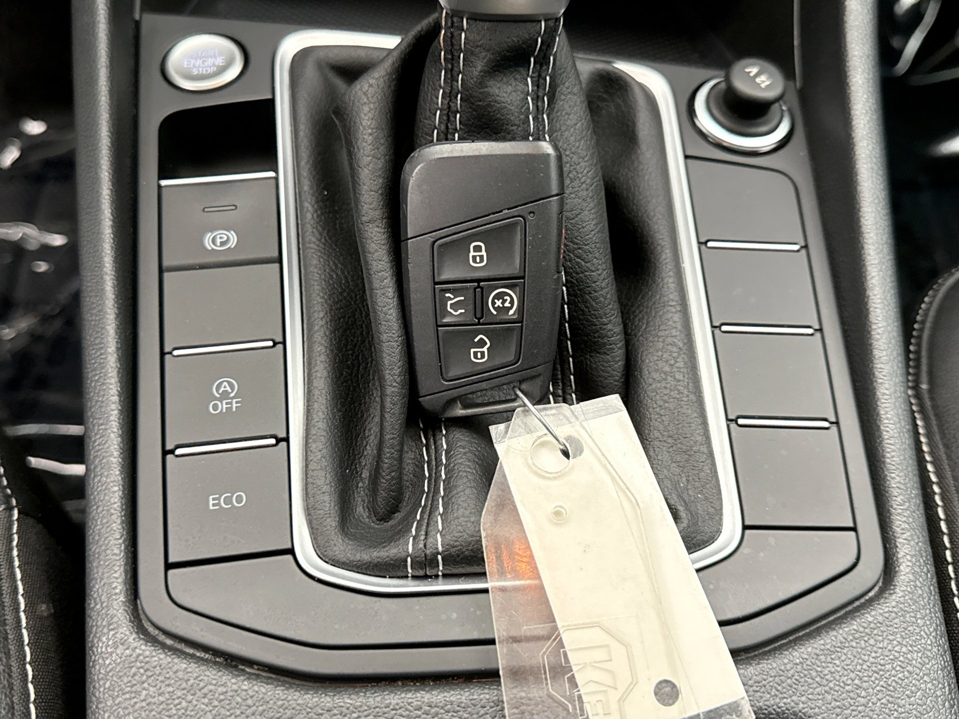 Used 2023 Volkswagen Jetta SE w/ Panoramic Sunroof Package image 22