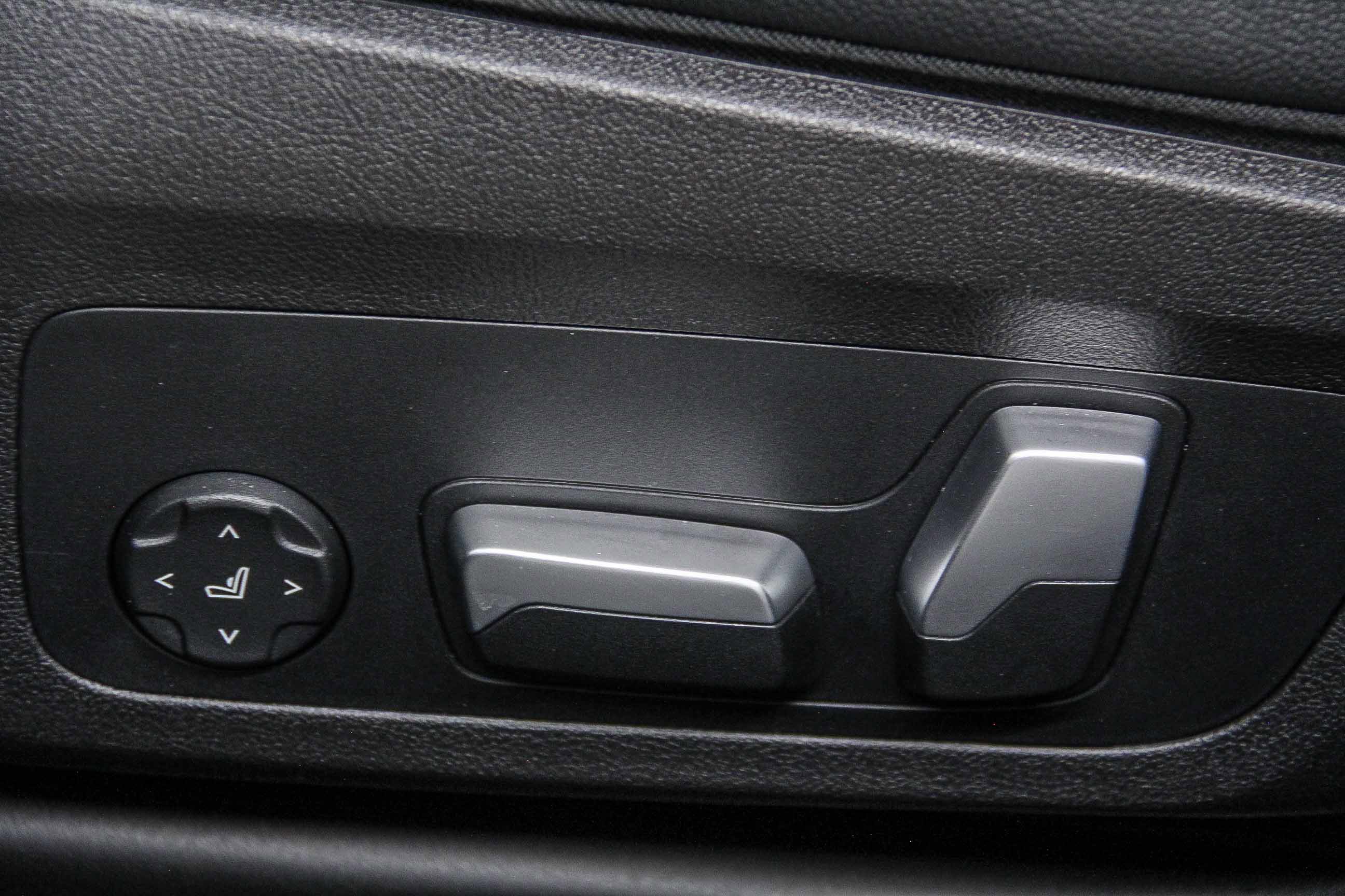 Used 2024 BMW 330i Sedan w/ Convenience Package image 22