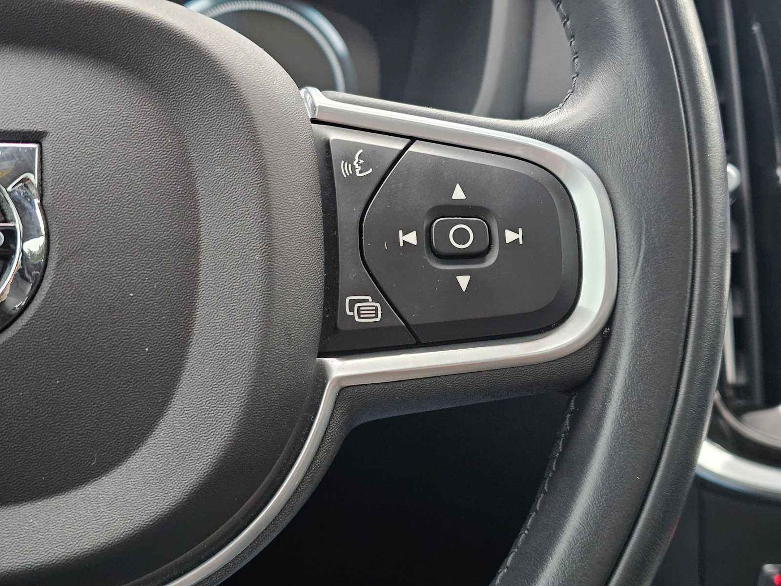 Used 2022 Volvo S60 T8 R-Design Expression w/ Advanced Package image 32