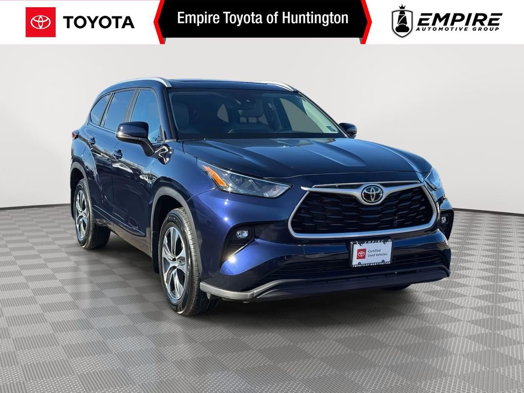 Used 2023 Toyota Highlander XLE image 1