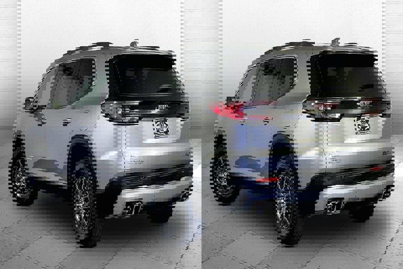 Used 2025 GMC Acadia Elevation FWD image 11