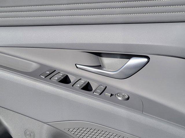 New 2025 Hyundai Elantra SEL FWD image 25