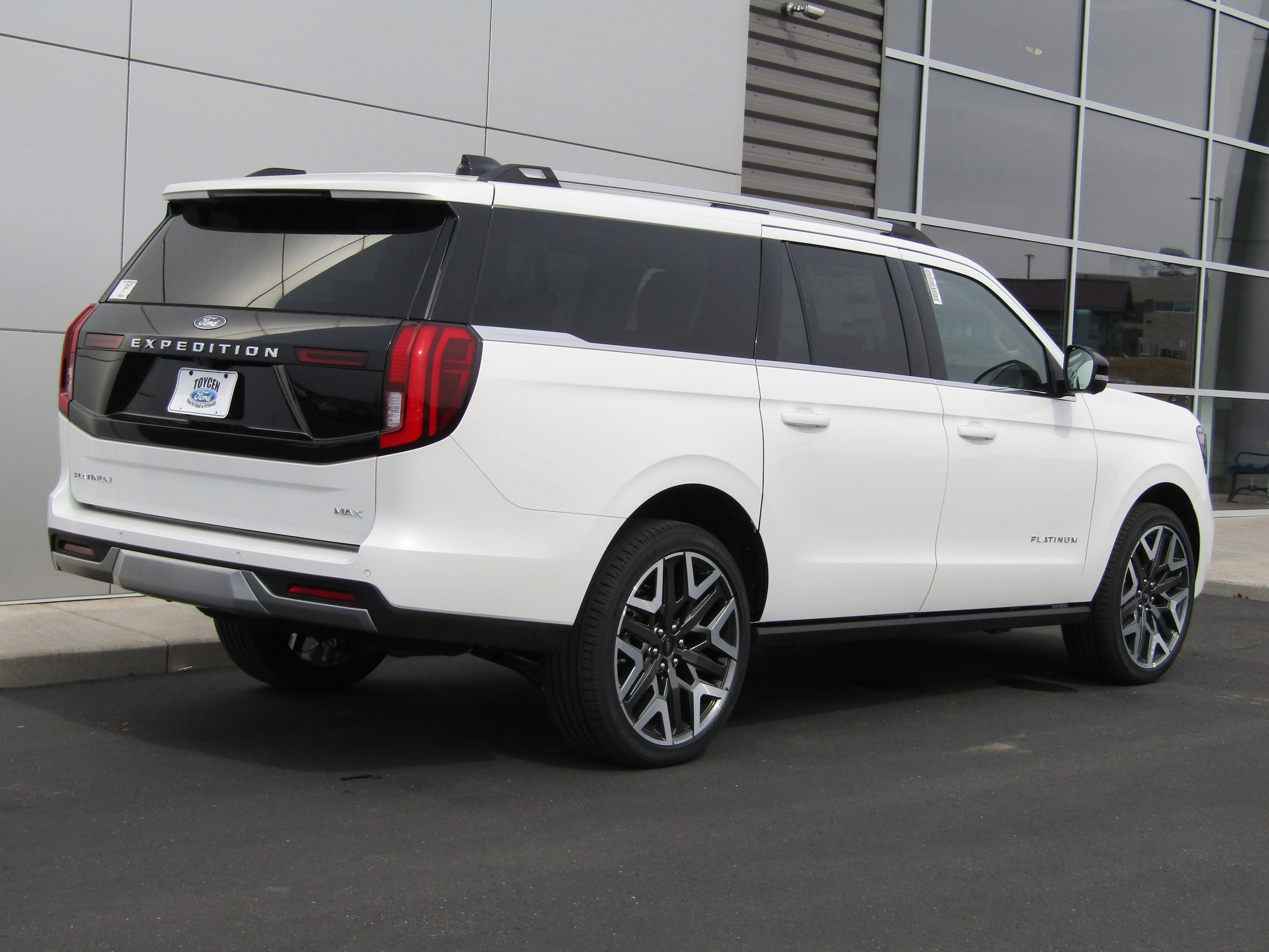 New 2026 Ford Expedition Max Platinum w/ Platinum Ultimate Package AWD/4WD image 8