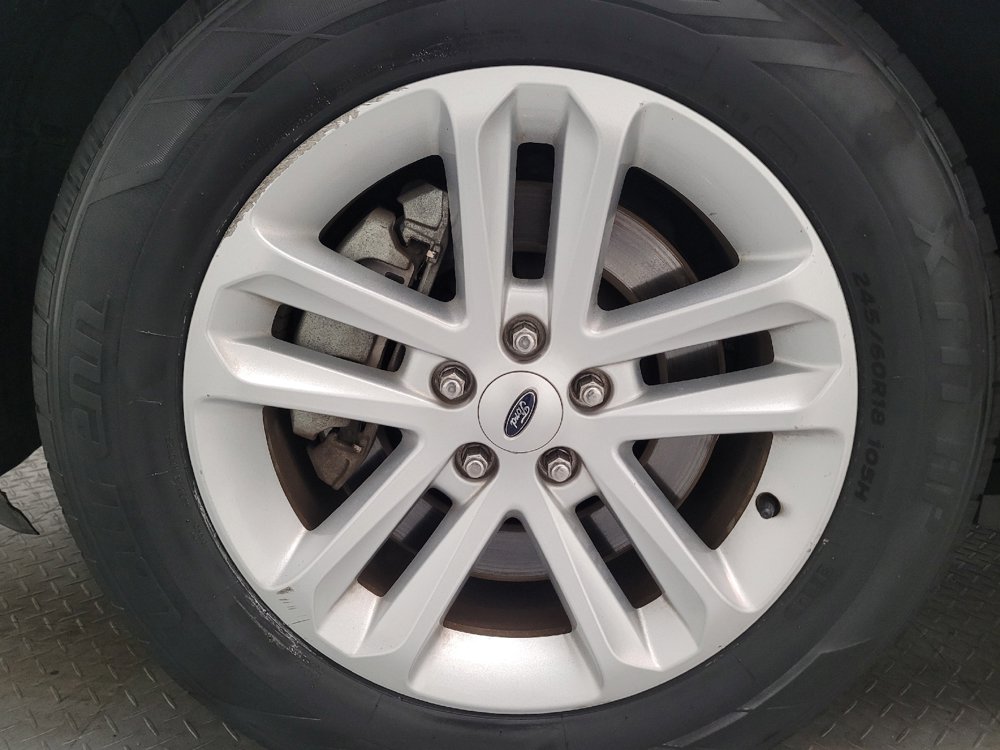 Used 2016 Ford Explorer XLT w/ Equipment Group 201A FWD image 31