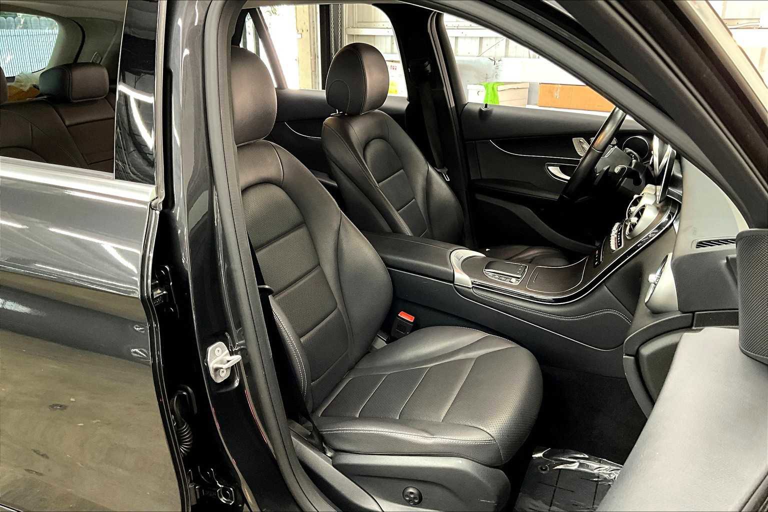 Used 2021 Mercedes-Benz GLC 300 4MATIC image 10