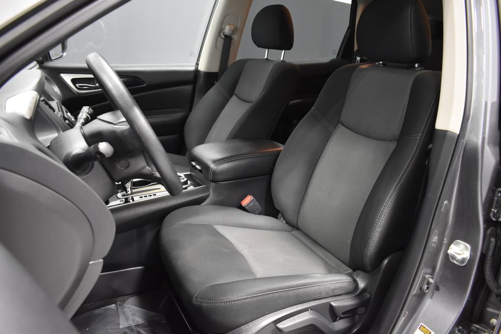 Used 2020 Nissan Pathfinder S AWD/4WD image 5