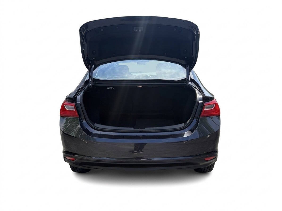 Used 2023 Chevrolet Malibu LT FWD image 9