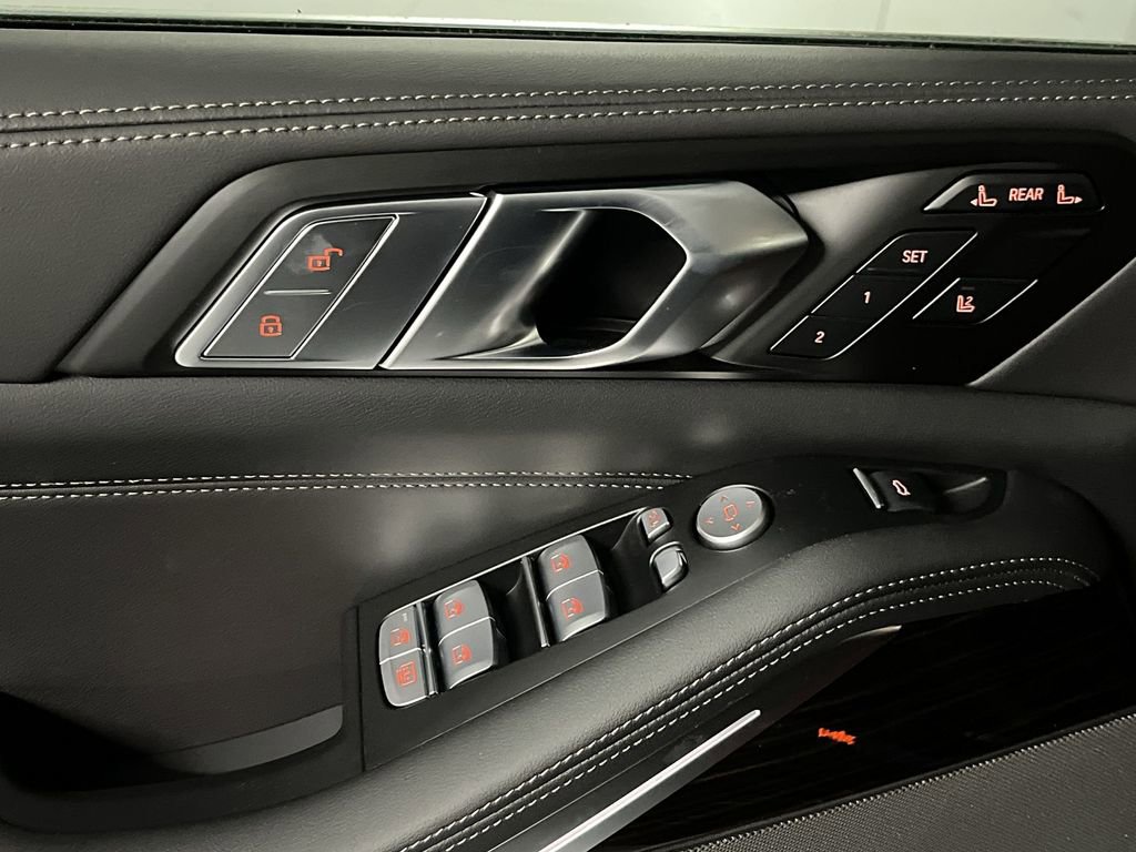 Used 2026 BMW X7 xDrive40i image 13