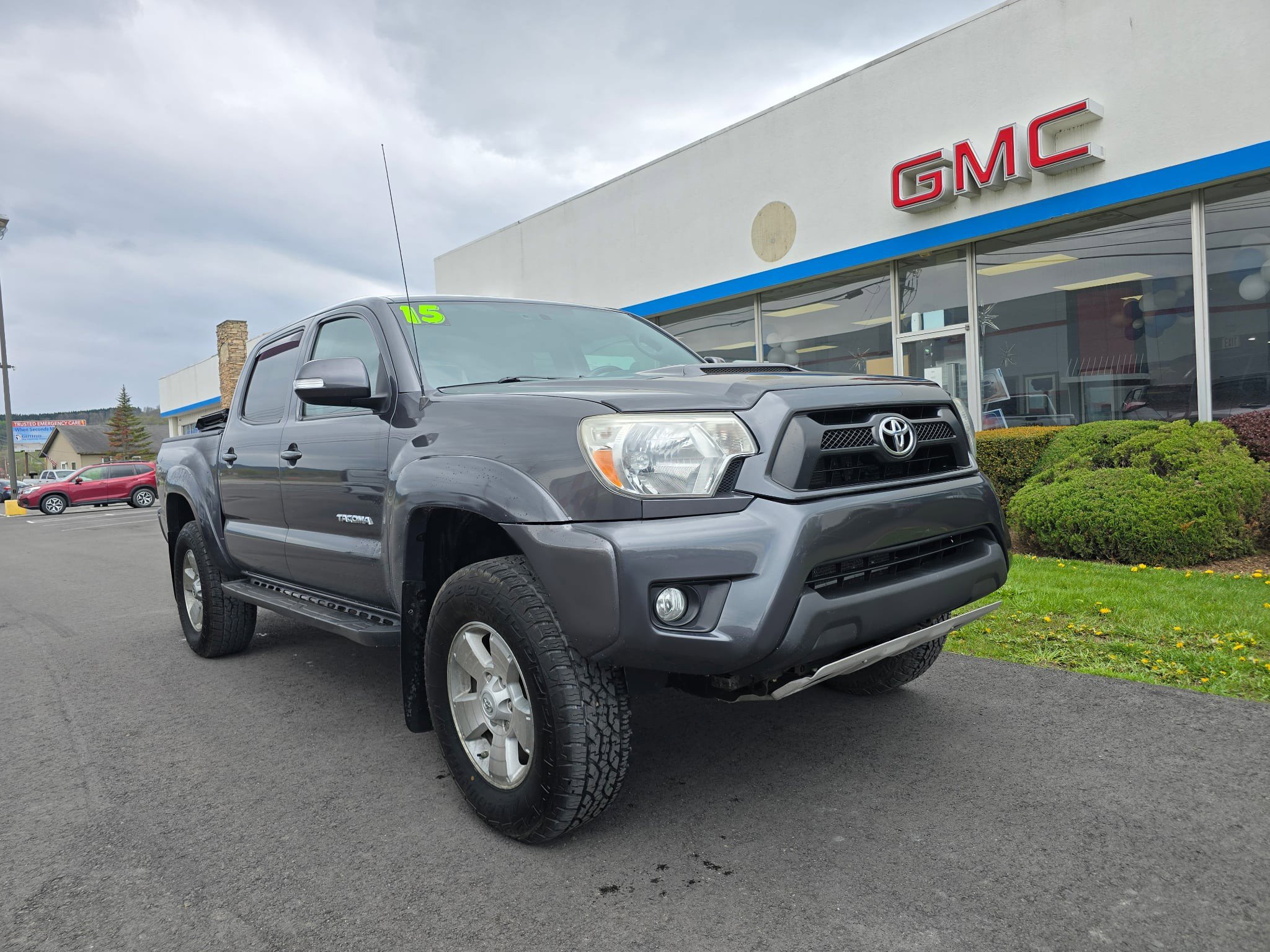 Used 2015 Toyota Tacoma 4x4 Double Cab w/ TRD Sport Package image 1
