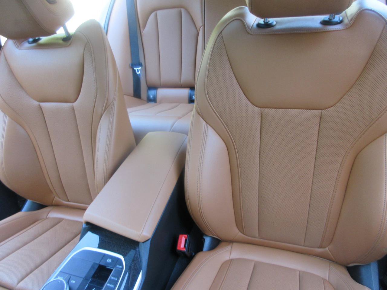 Used 2023 BMW 330i Sedan w/ Driving Assistance Package RWD image 17