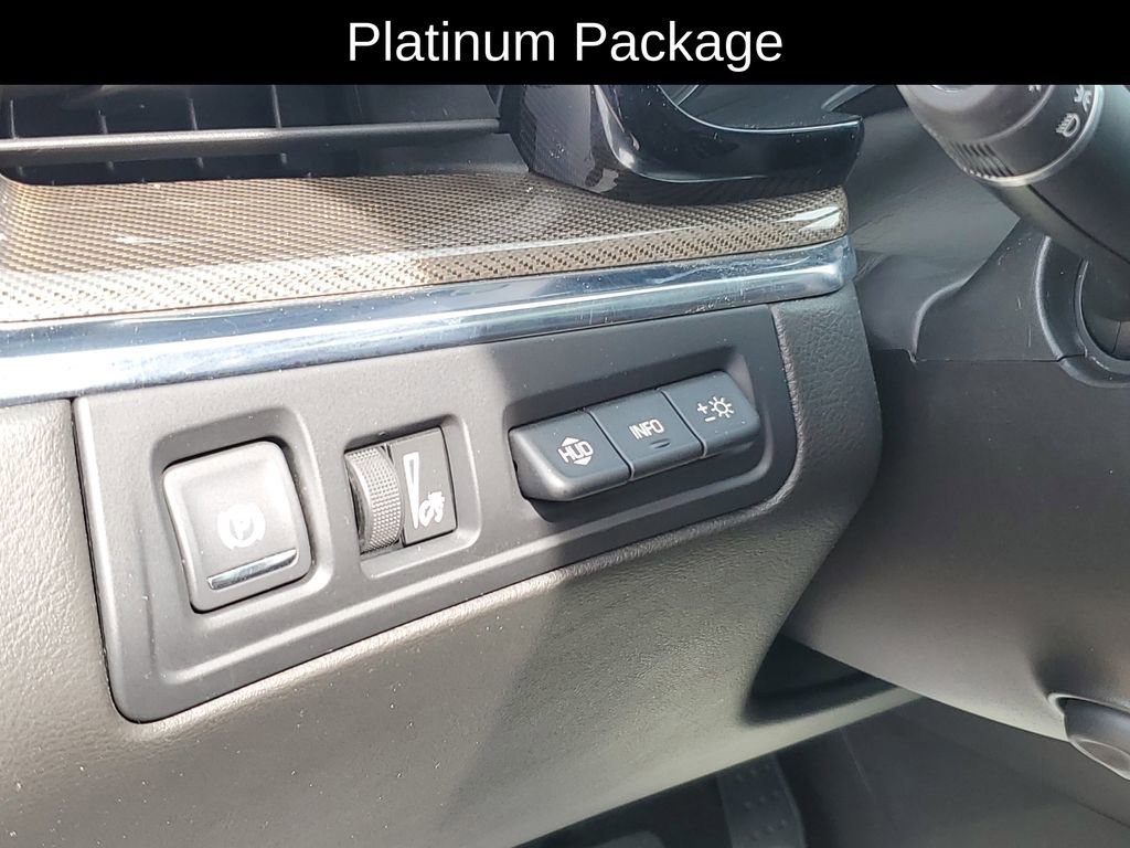 Used 2020 Cadillac XT5 Premium Luxury w/ Platinum Package AWD/4WD image 10