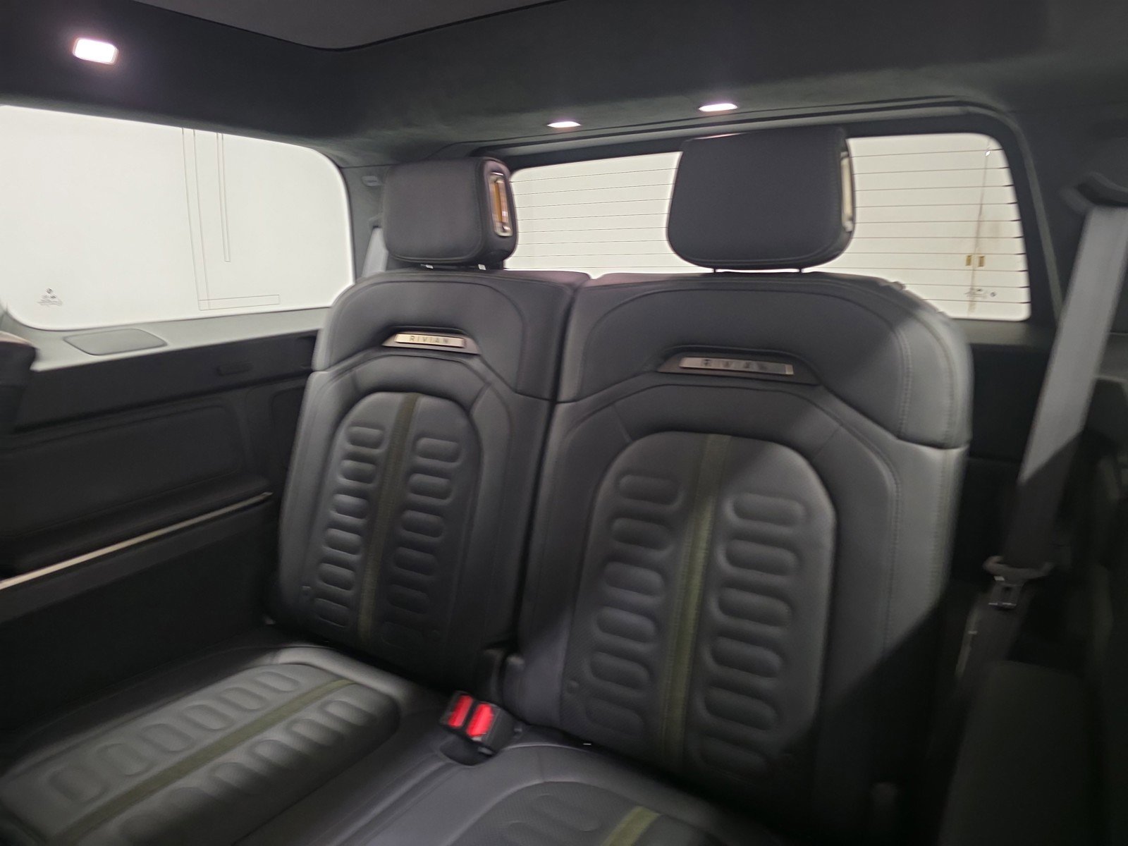 Used 2024 Rivian R1S Adventure AWD/4WD image 22