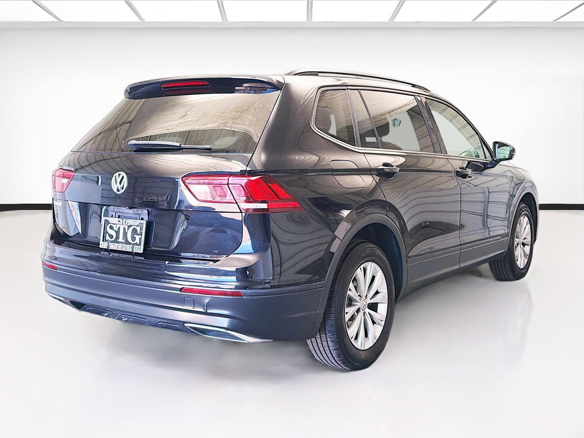 Used 2019 Volkswagen Tiguan S image 4