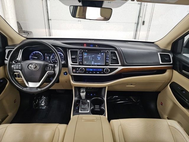 Used 2017 Toyota Highlander Limited image 33