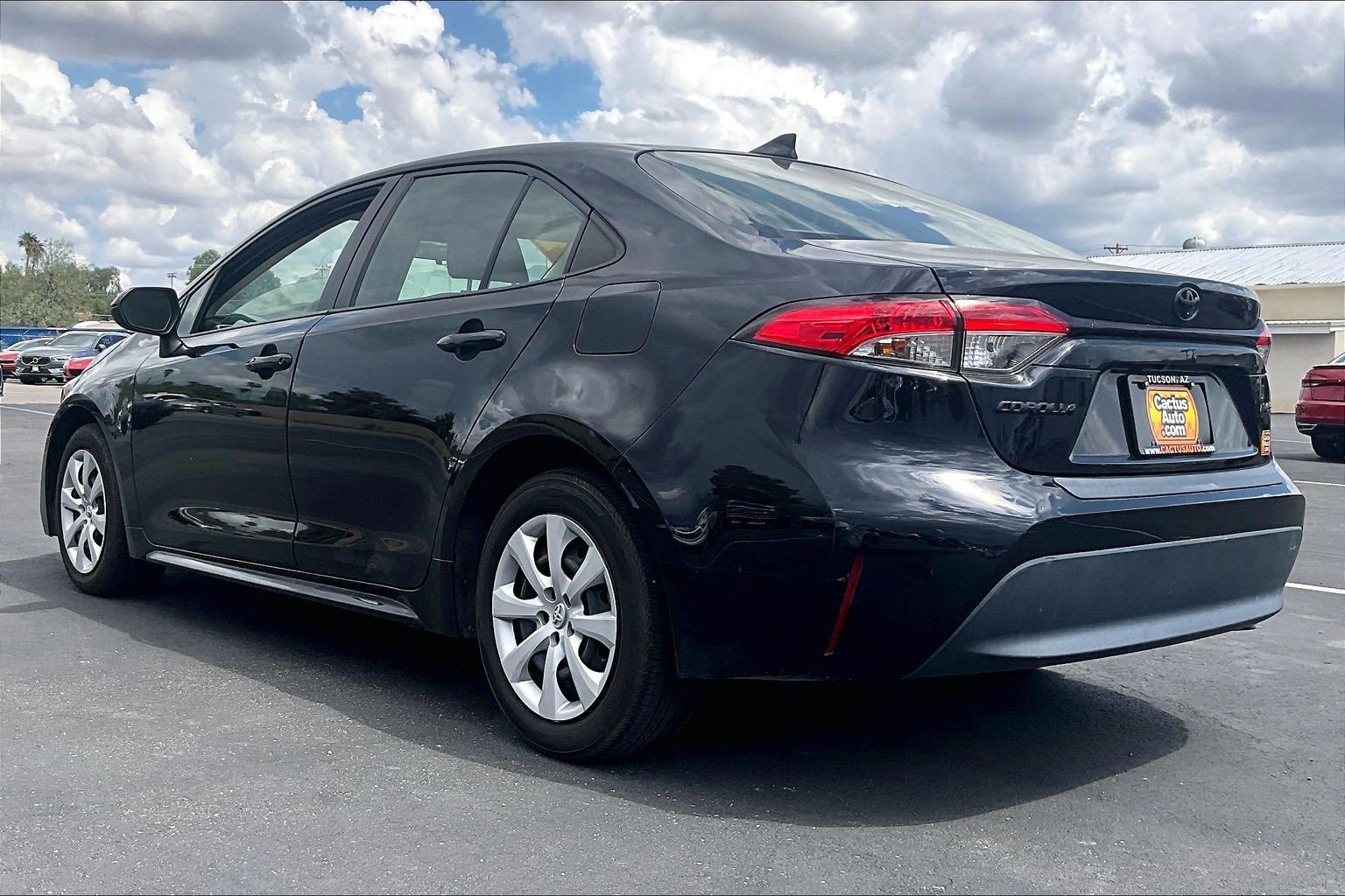 Used 2023 Toyota Corolla LE w/ Carpet Mat Package (TMS) FWD image 4