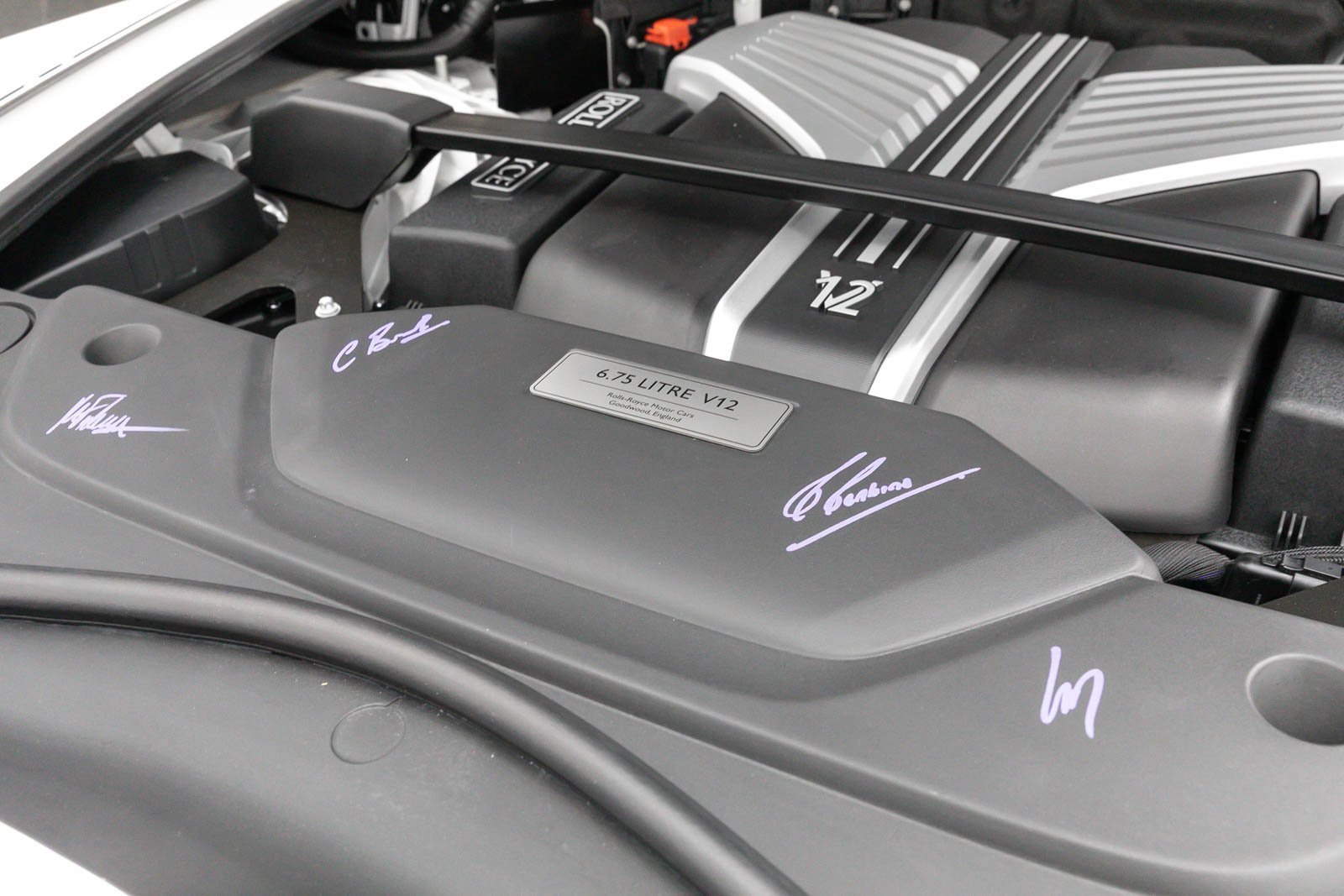 Used 2024 Rolls-Royce Phantom Extended Wheelbase w/ Leather Finishing Pack image 34