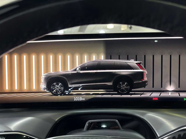 Certified 2026 Cadillac Vistiq Premium Luxury AWD/4WD image 21