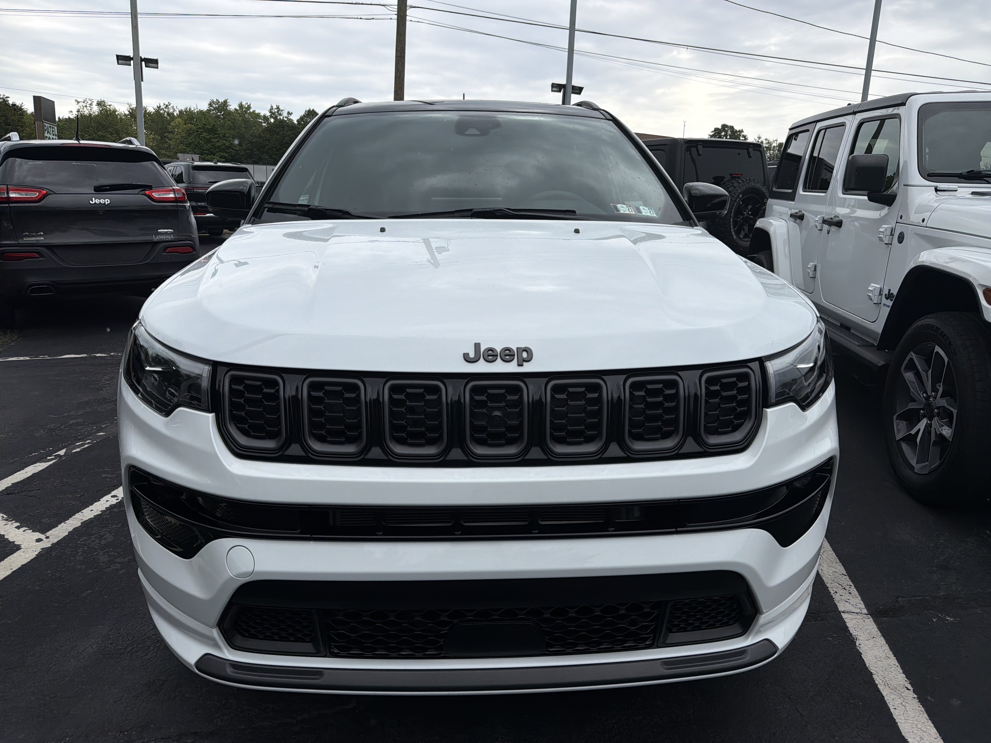 Certified 2025 Jeep Compass Limited w/ Driver Assist Group I AWD/4WD image 2