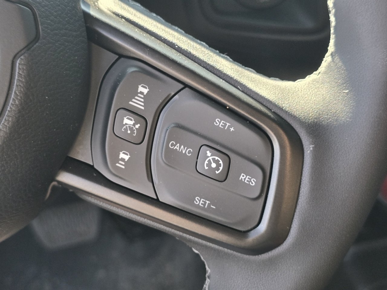 Used 2025 Jeep Wrangler Unlimited Rubicon AWD/4WD image 25