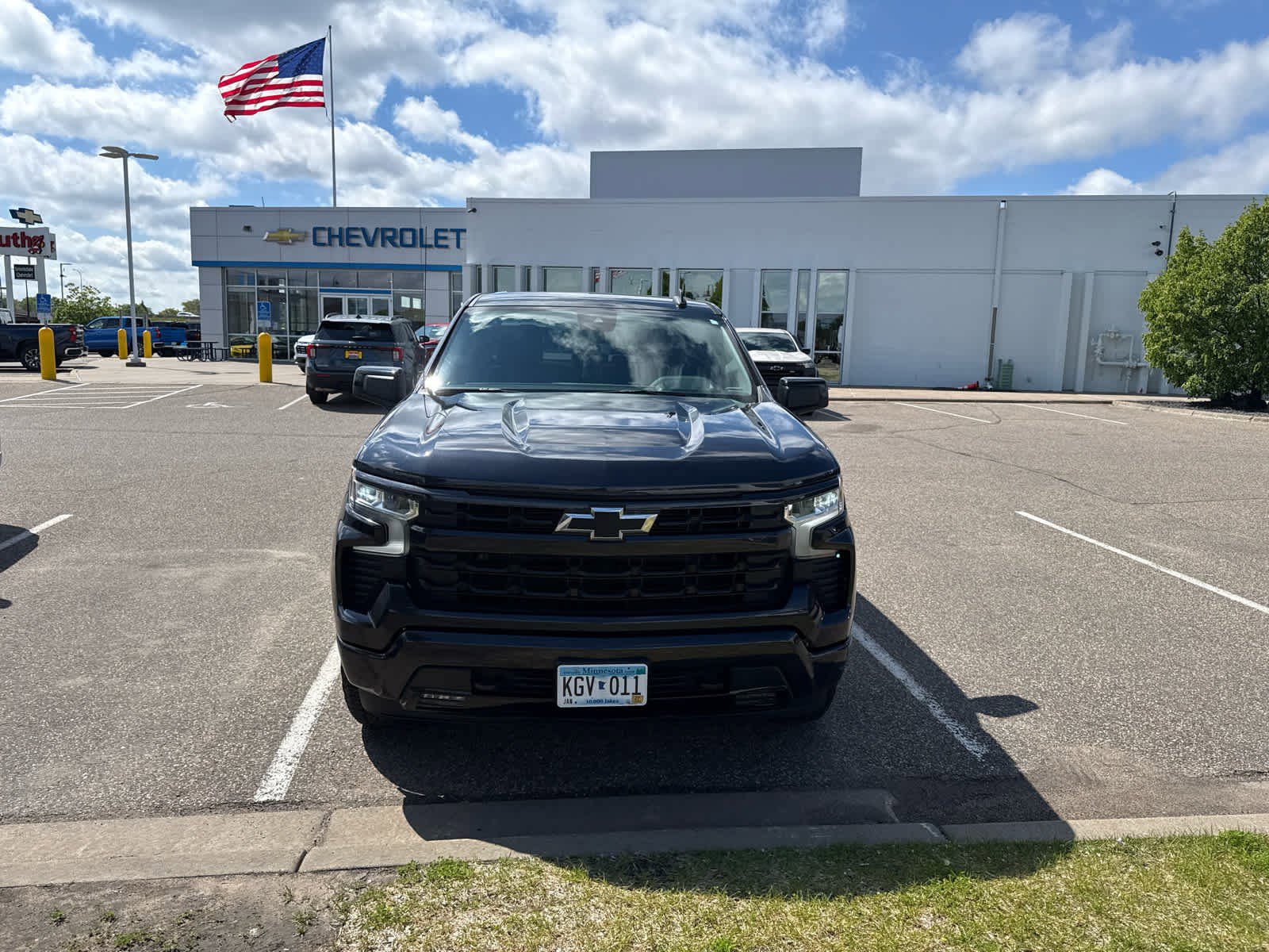 Used 2022 Chevrolet Silverado 1500 RST w/ Z71 Off-Road Package AWD/4WD image 2