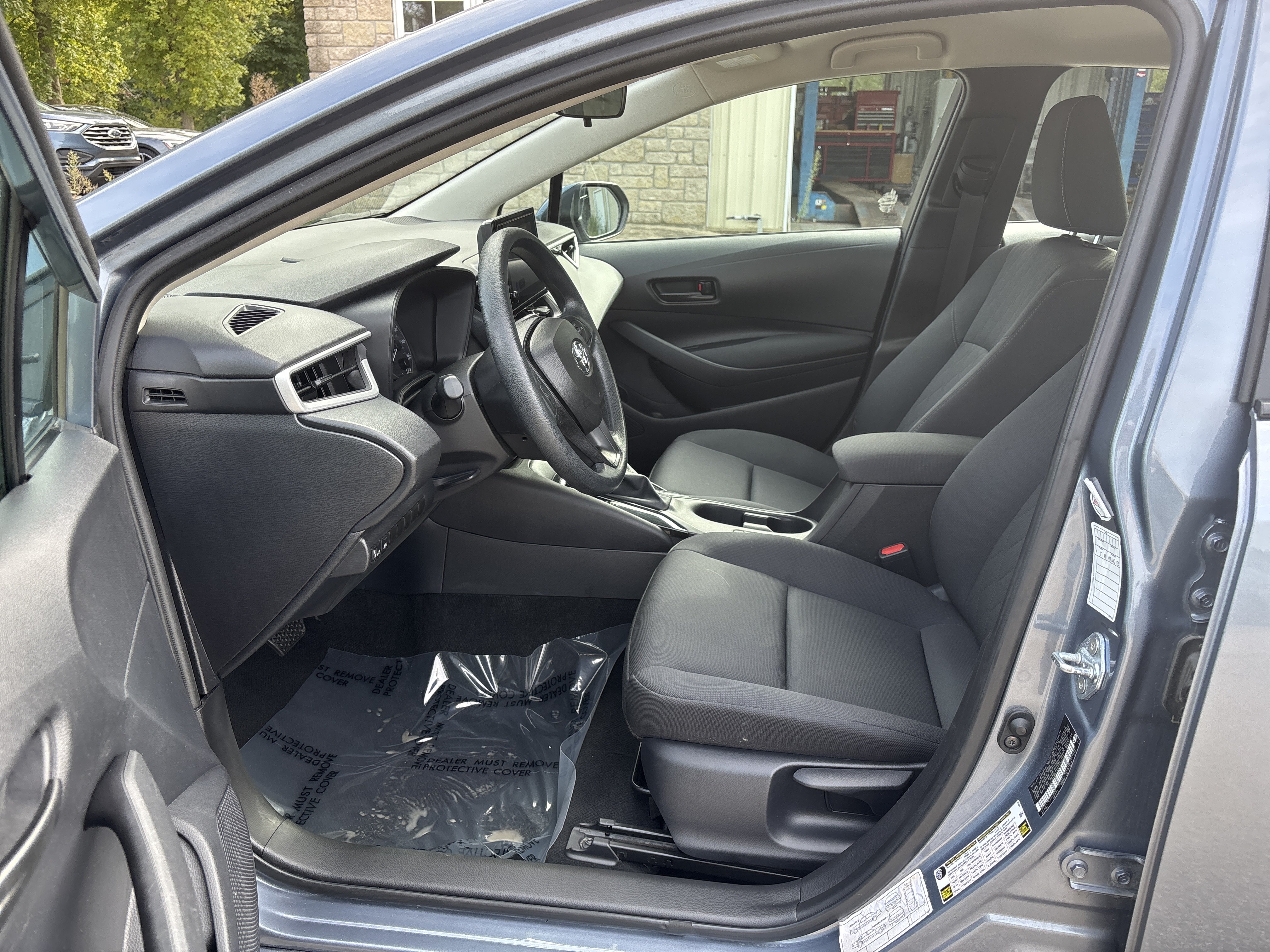 Used 2025 Toyota Corolla LE FWD image 7