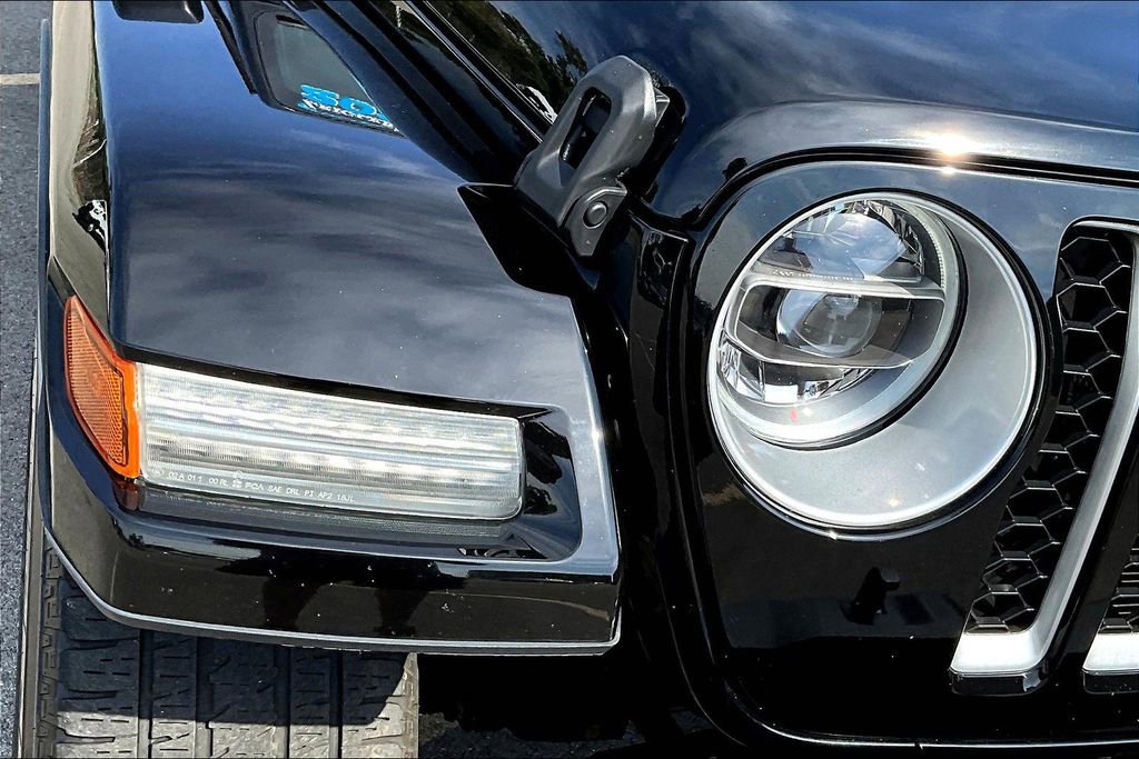 Used 2021 Jeep Wrangler Unlimited Sahara w/ Cold Weather Group image 27