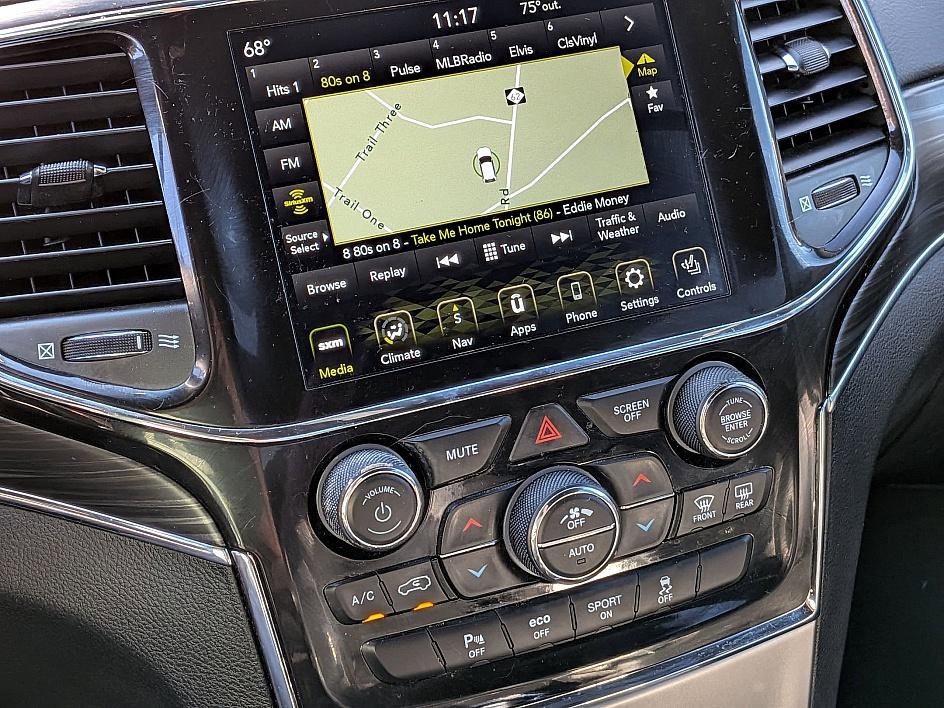 Used 2021 Jeep Grand Cherokee Limited w/ Luxury Group II image 21