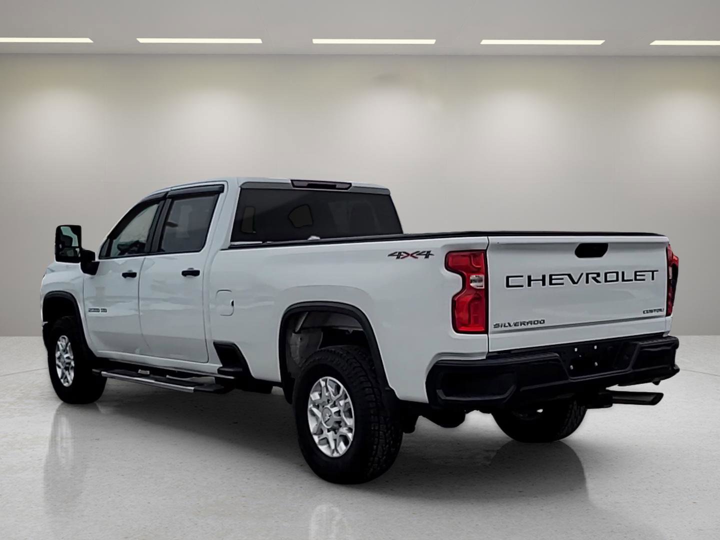 Used 2020 Chevrolet Silverado 2500 Custom w/ Custom Value Package image 6