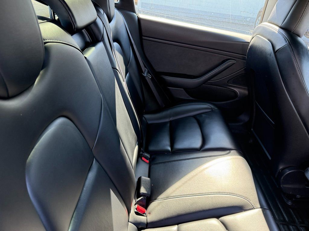 Used 2019 Tesla Model 3 Standard Range Plus image 13