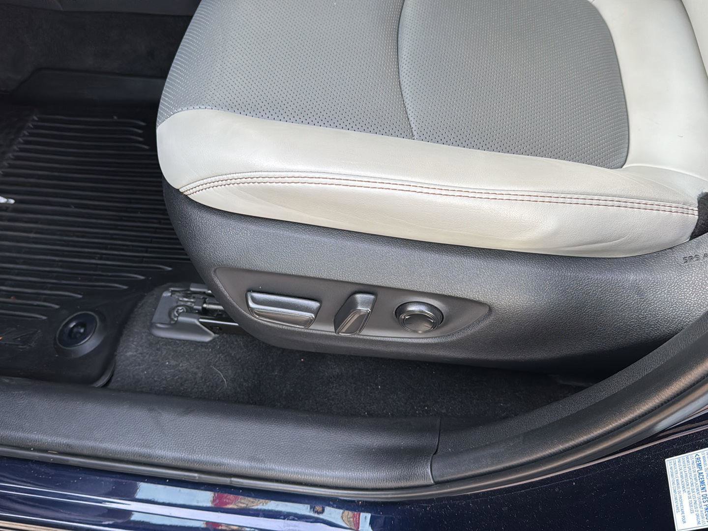 Used 2022 Toyota RAV4 Limited image 27