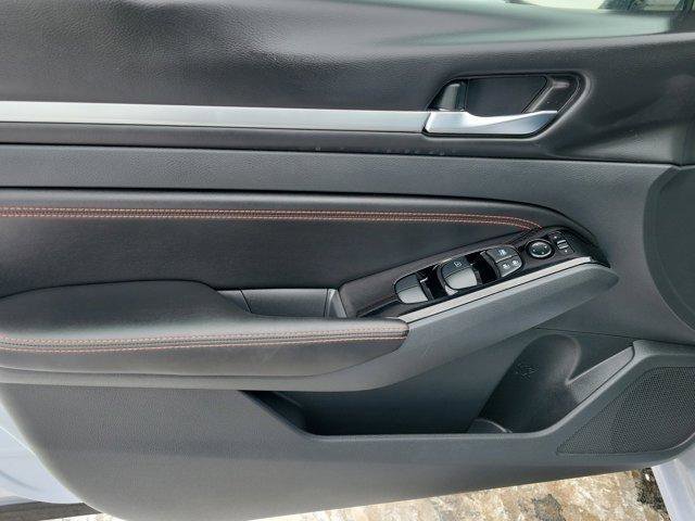 Used 2023 Nissan Altima 2.5 SR image 10