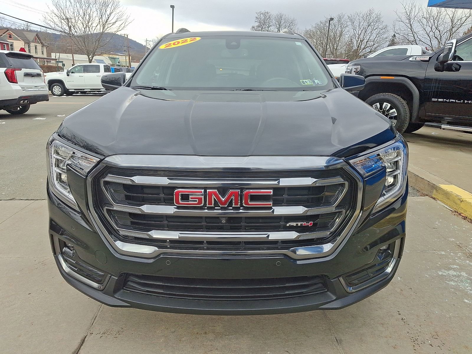 Used 2022 GMC Terrain AT4 w/ Infotainment Package II image 2