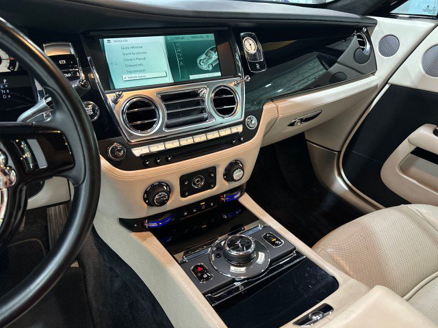Used 2015 Rolls-Royce Wraith RWD image 4