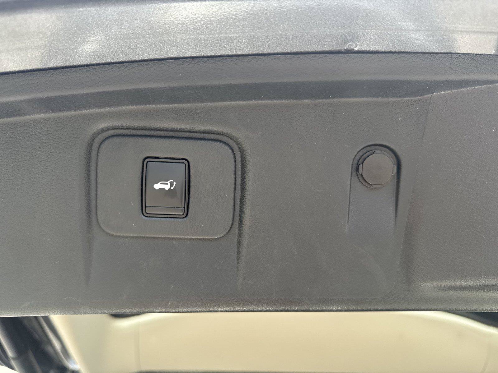 Certified 2024 Nissan Murano Platinum w/ Cargo Package FWD image 28