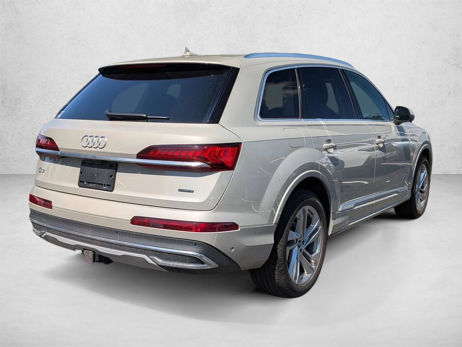 Used 2023 Audi Q7 3.0T Premium Plus w/ Premium Plus Package AWD/4WD image 5