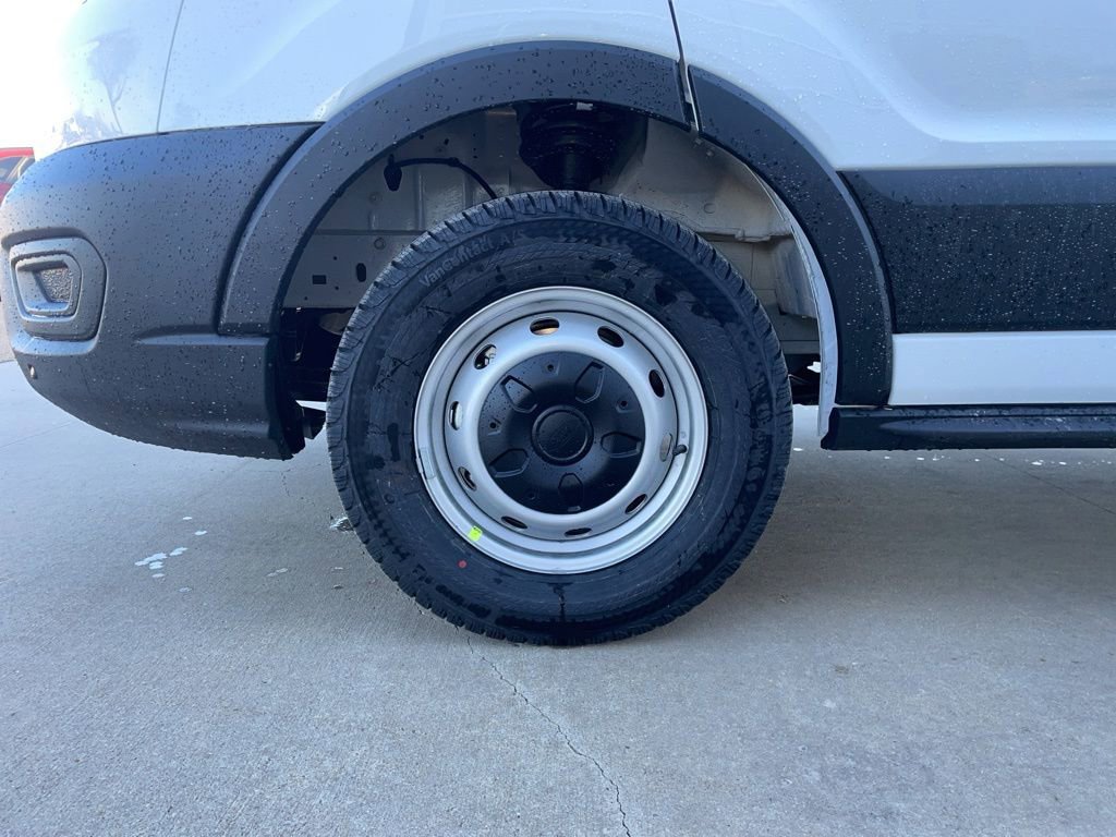 New 2026 Ford Transit 250 148 Medium Roof RWD image 17