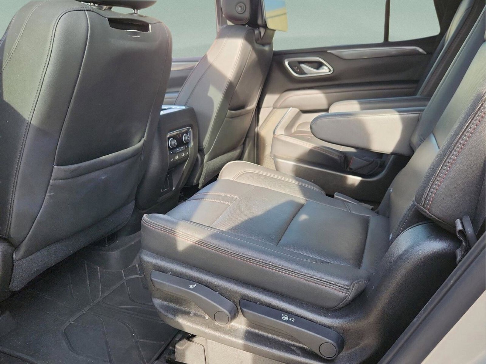 Used 2021 Chevrolet Tahoe RST w/ Luxury Package image 8