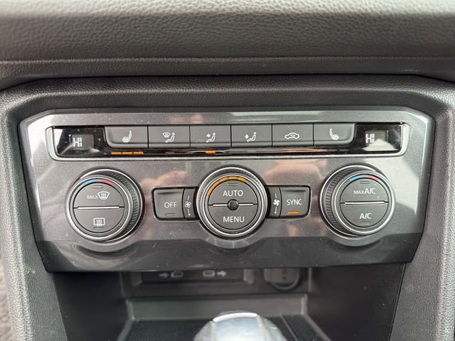 Used 2021 Volkswagen Tiguan SE image 20