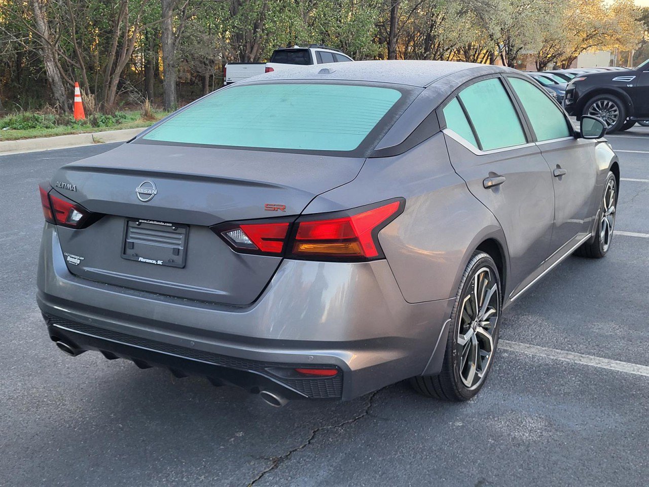 Used 2024 Nissan Altima 2.5 SR image 2