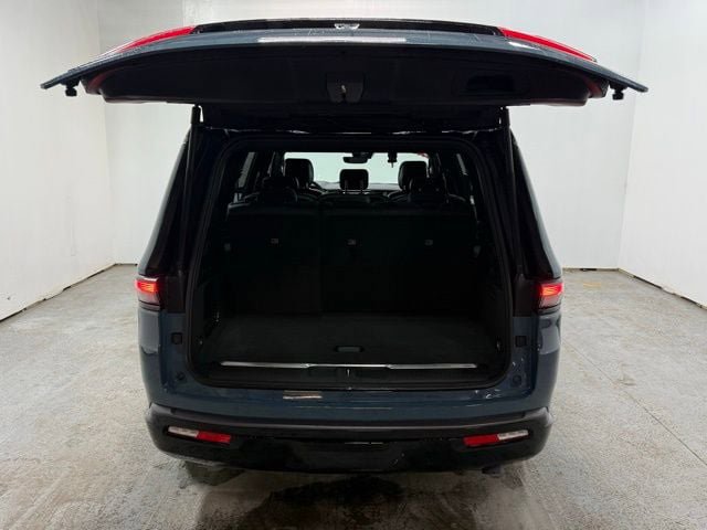 New 2026 Jeep Grand Wagoneer Summit w/ 8-Passenger Seating Package image 8