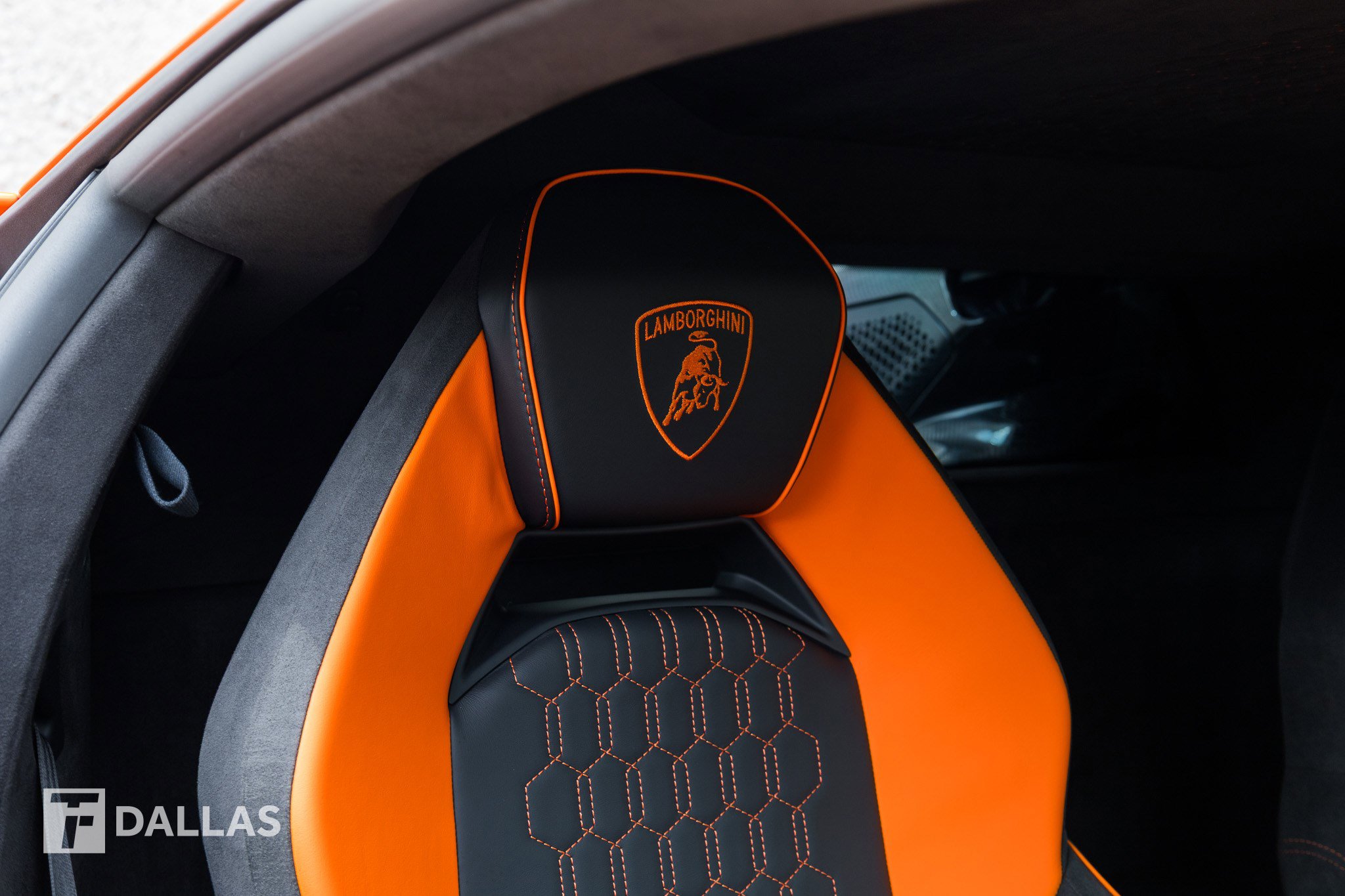 Used 2024 Lamborghini Revuelto AWD/4WD image 39