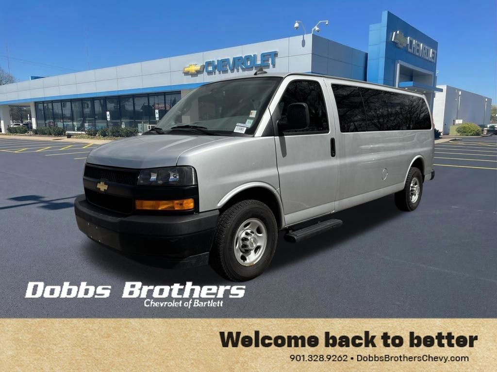 Used 2020 Chevrolet Express 3500 LS image 3
