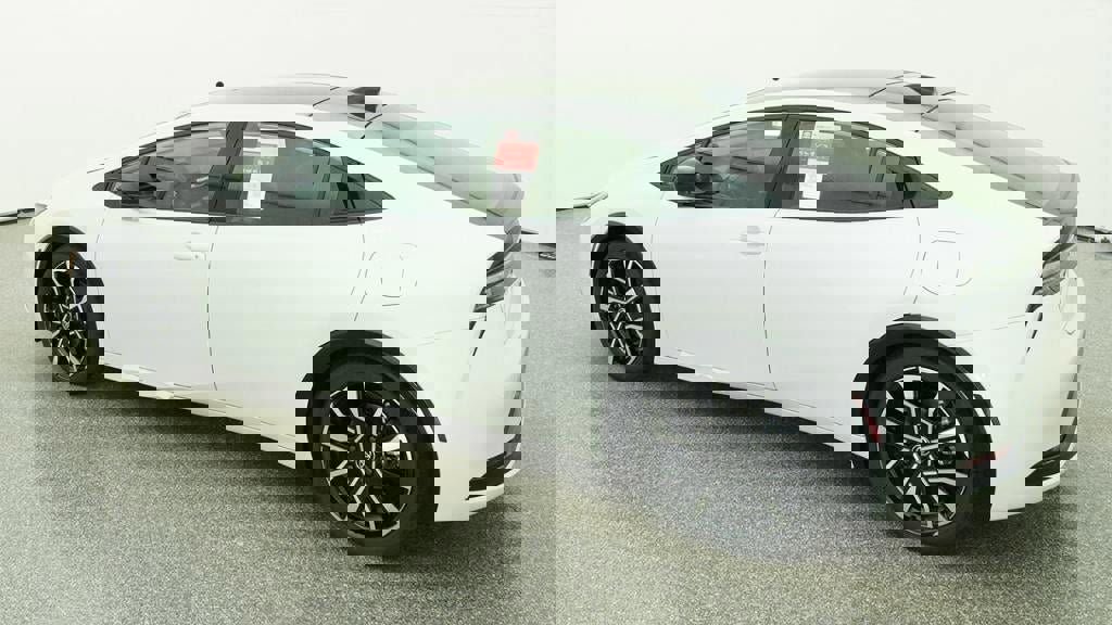 New 2026 Toyota Prius Plug-In Hybrid image 4