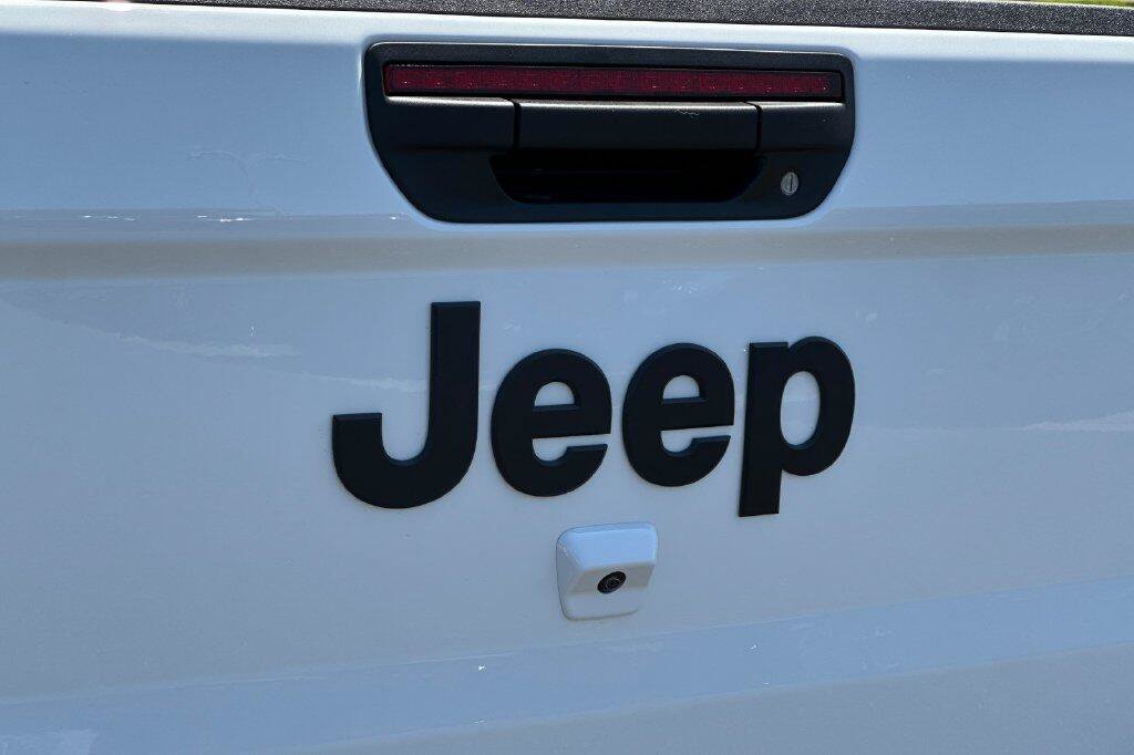 New 2025 Jeep Gladiator Sport AWD/4WD image 21
