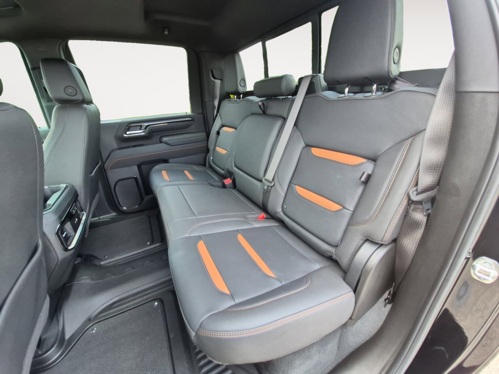 Used 2025 GMC Sierra 2500 AT4 w/ AT4 Premium Plus Package AWD/4WD image 24