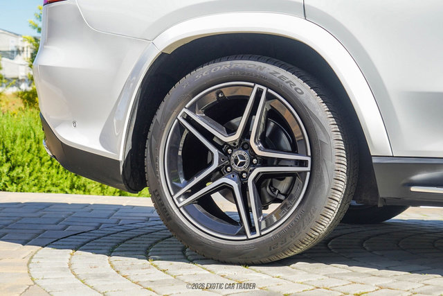 Used 2024 Mercedes-Benz GLS 450 4MATIC image 89